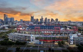 La Quinta Inn & Suites By Wyndham Nashville Downtown Stadium